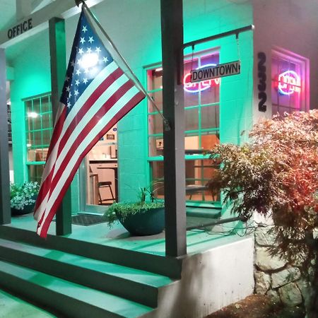 Downtown Inn Wenatchee Bagian luar foto