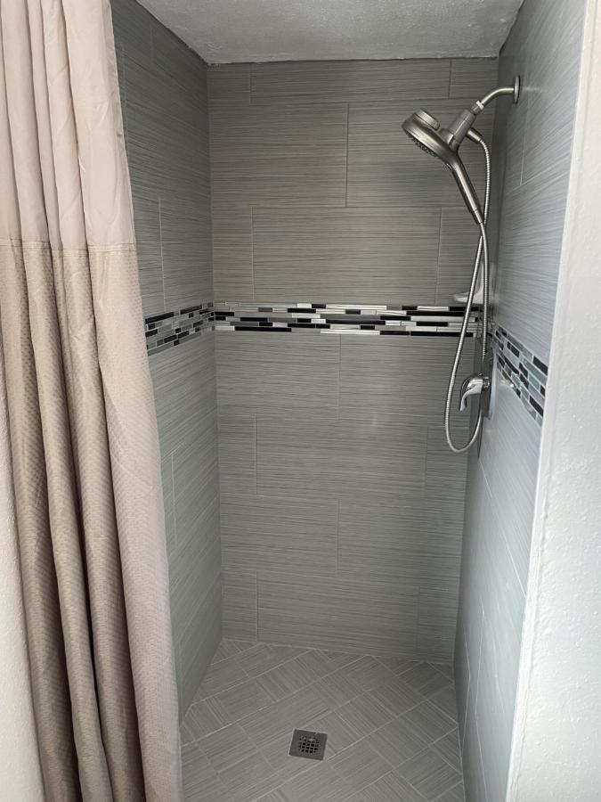Downtown Inn Wenatchee Bagian luar foto