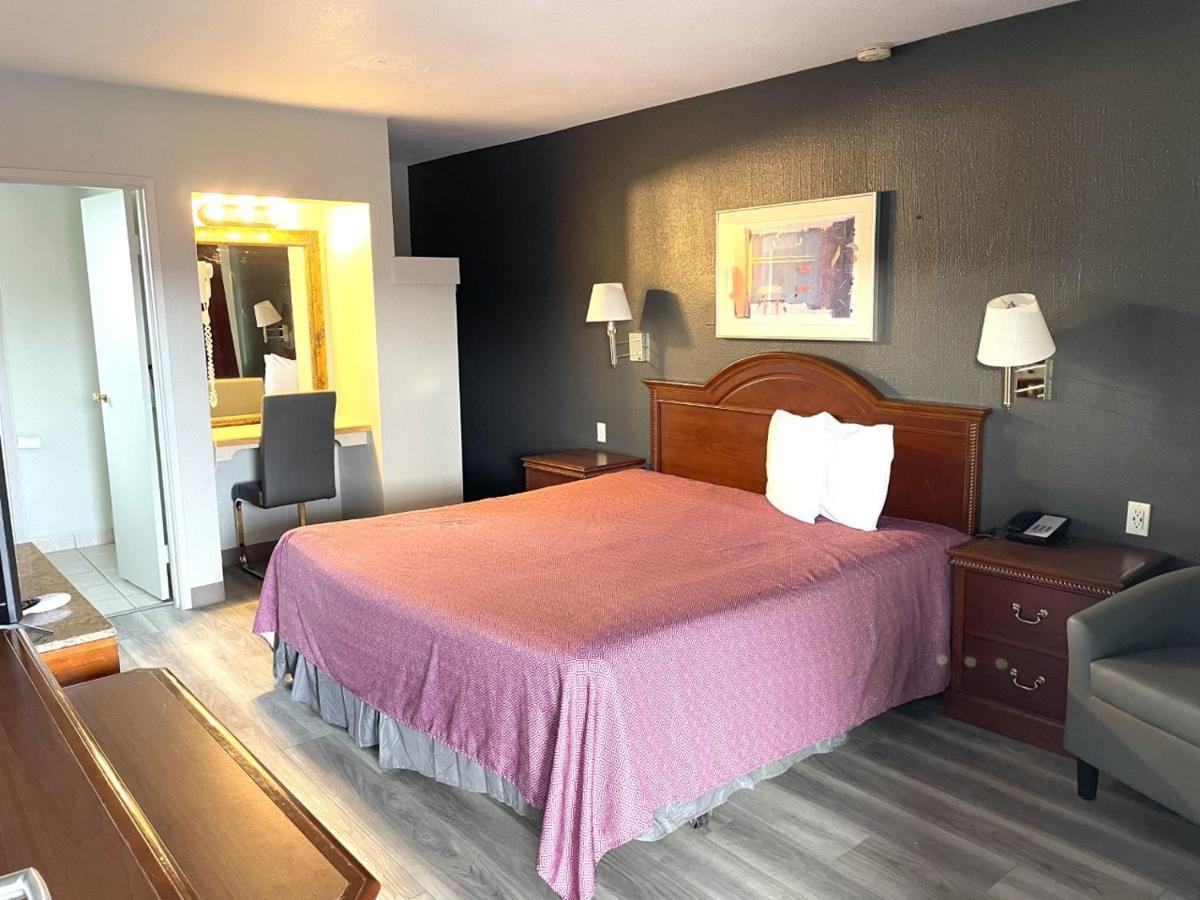 Downtown Inn Wenatchee Bagian luar foto