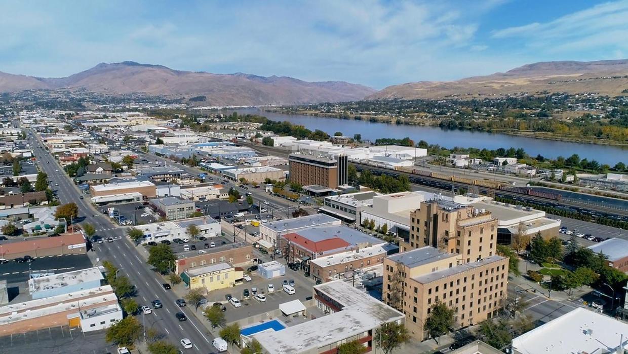 Downtown Inn Wenatchee Bagian luar foto