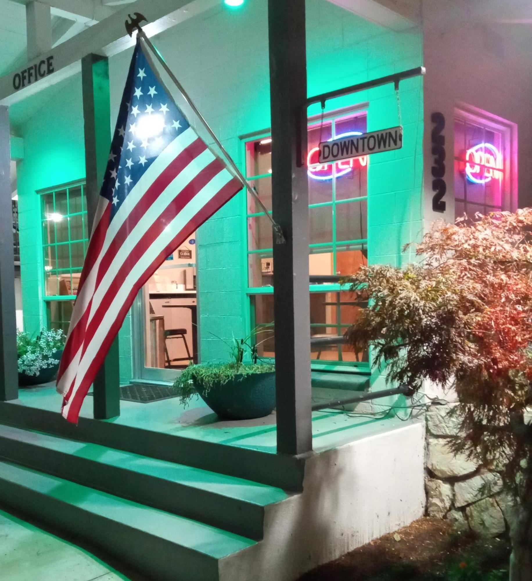 Downtown Inn Wenatchee Bagian luar foto