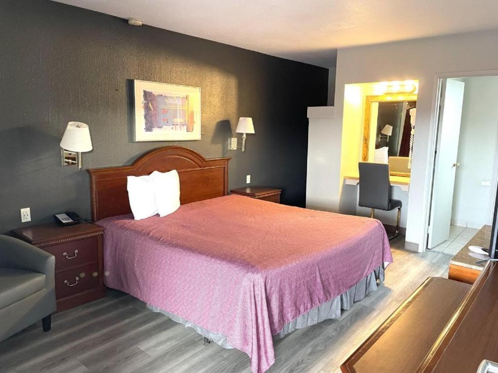 Downtown Inn Wenatchee Bagian luar foto