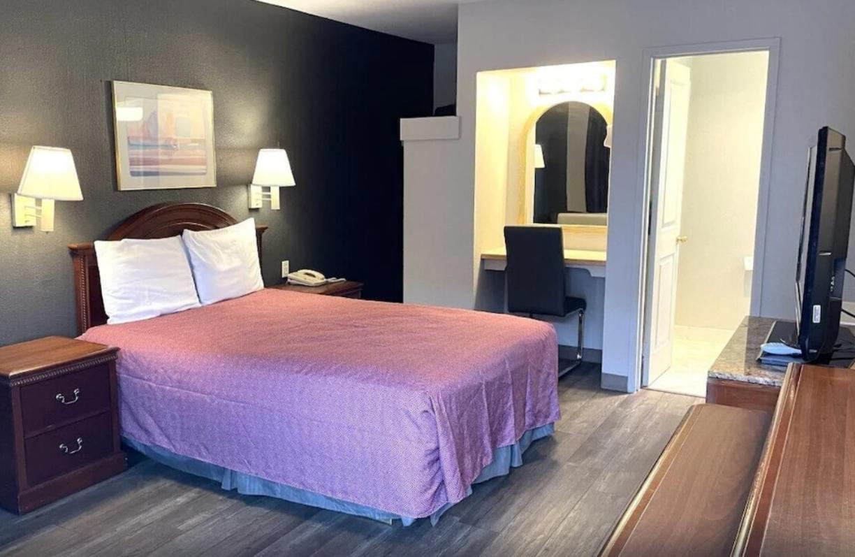 Downtown Inn Wenatchee Bagian luar foto